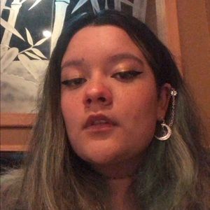 Meet your Posher, Ana